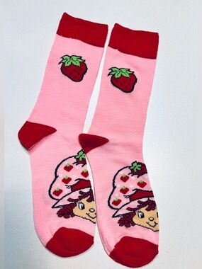 3/$30 ⭐️ 2 Pairs 🍓 Strawberry Shortcake Socks 🍓Shoe size 6 1/2 - 12